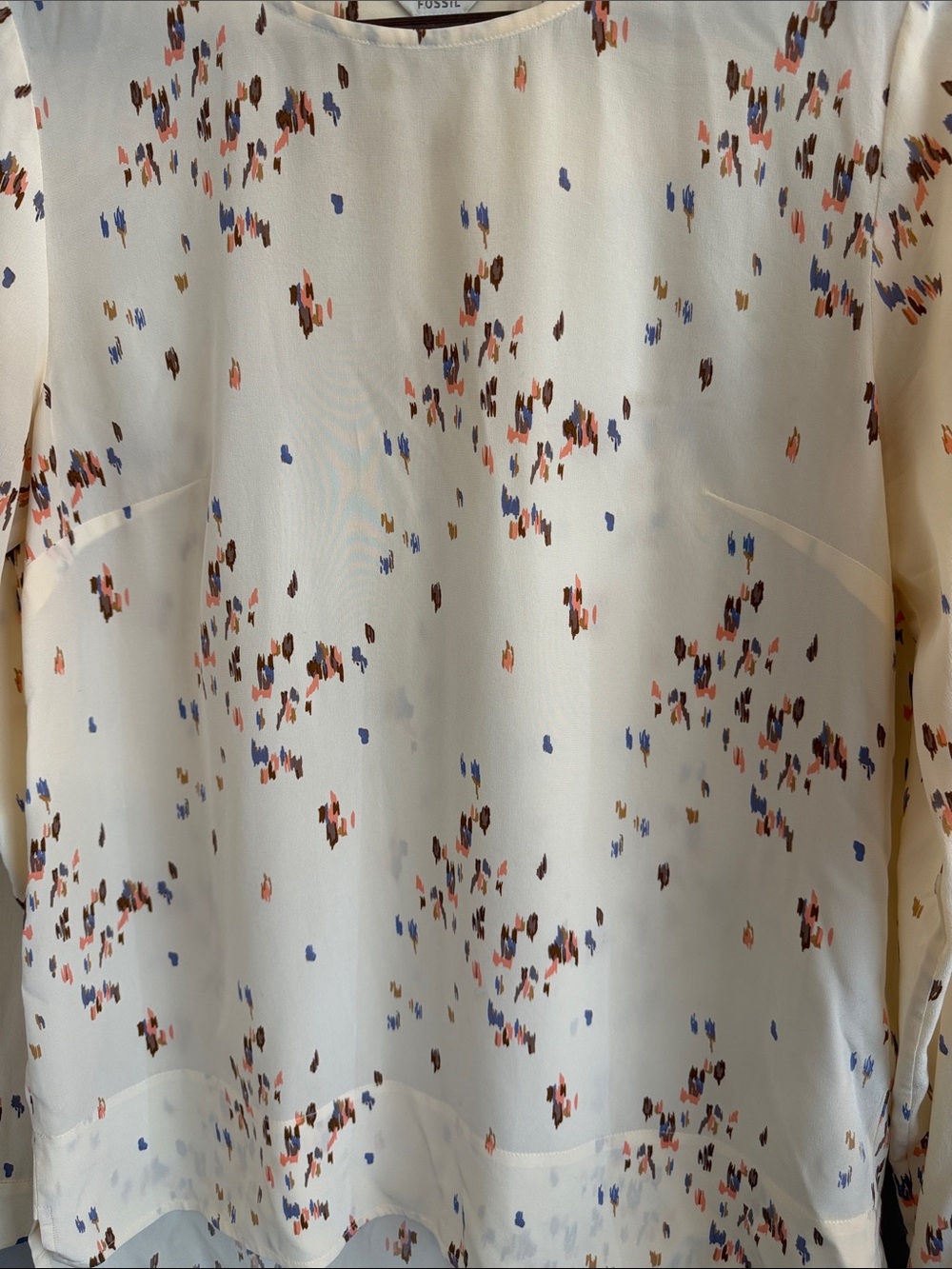 Fossil 100% Silk Blouse Size Small Cream Abstract Print Hi Low Hem - Picture 9 of 9